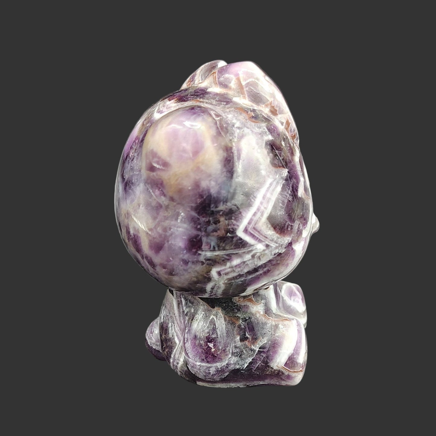 This is the right side of this chevron amethyst hello kitty figurine.