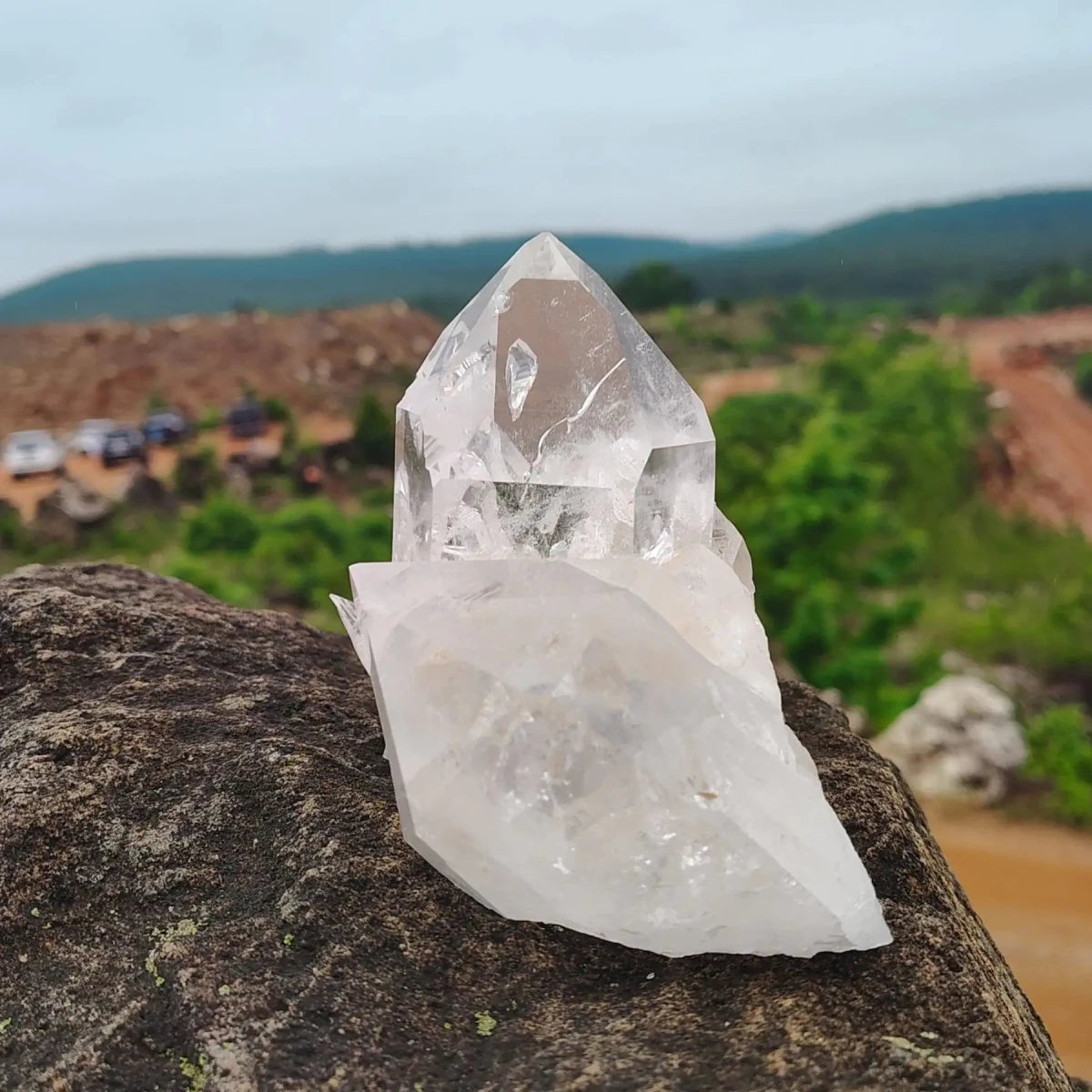 This is the right side of this clear Quartz crystal cluster