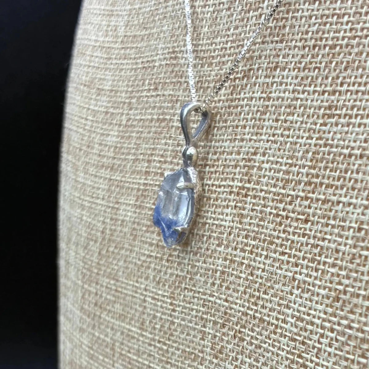 This is the side view of this Dumotierite pendant.
