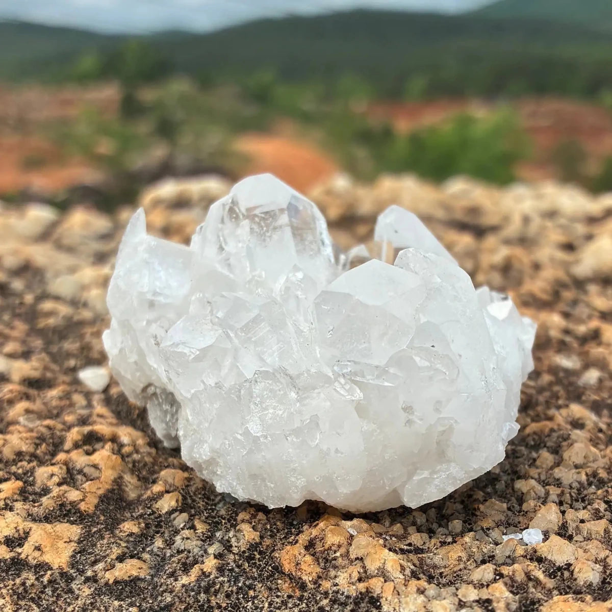 This is the right side of this quartz crystal cluster outside.