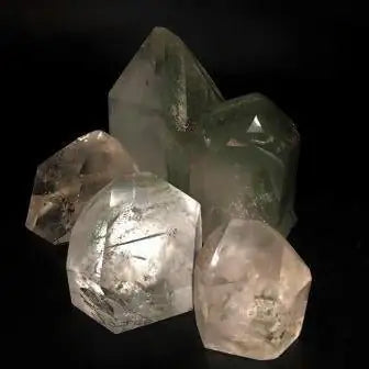 5 chlorite in quartz specimens on black background