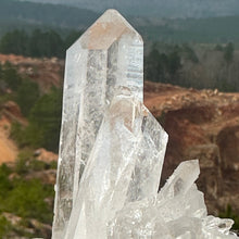 Load image into Gallery viewer, Close Up of crystal points within quartz cluster
