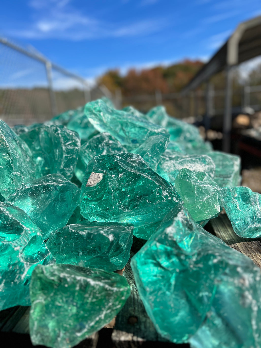 Large Slag Glass Chunks Cullet Glass Sold In Bulk Blue Green Recycled Glass For Landscaping