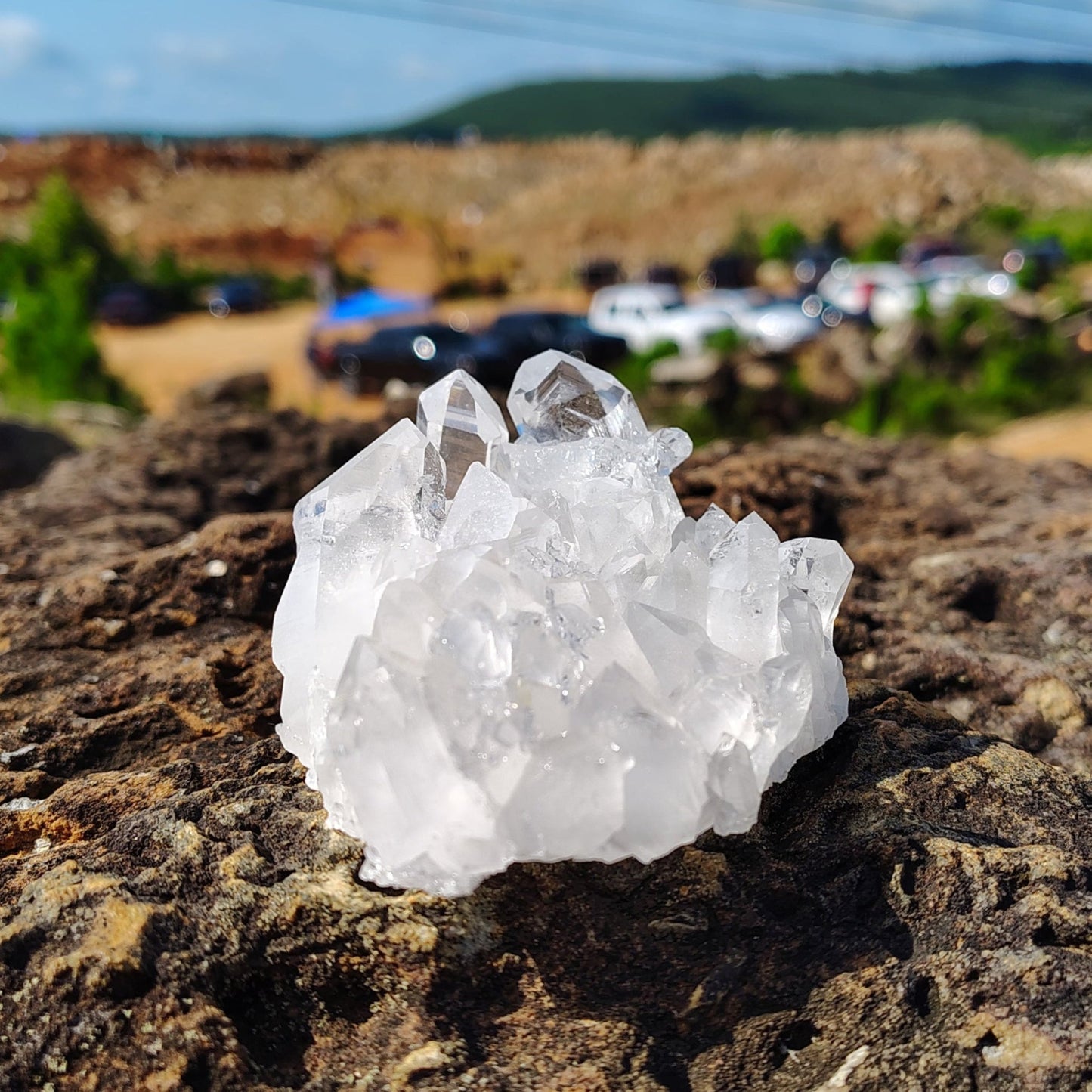 This is the left side of this small quartz cluster