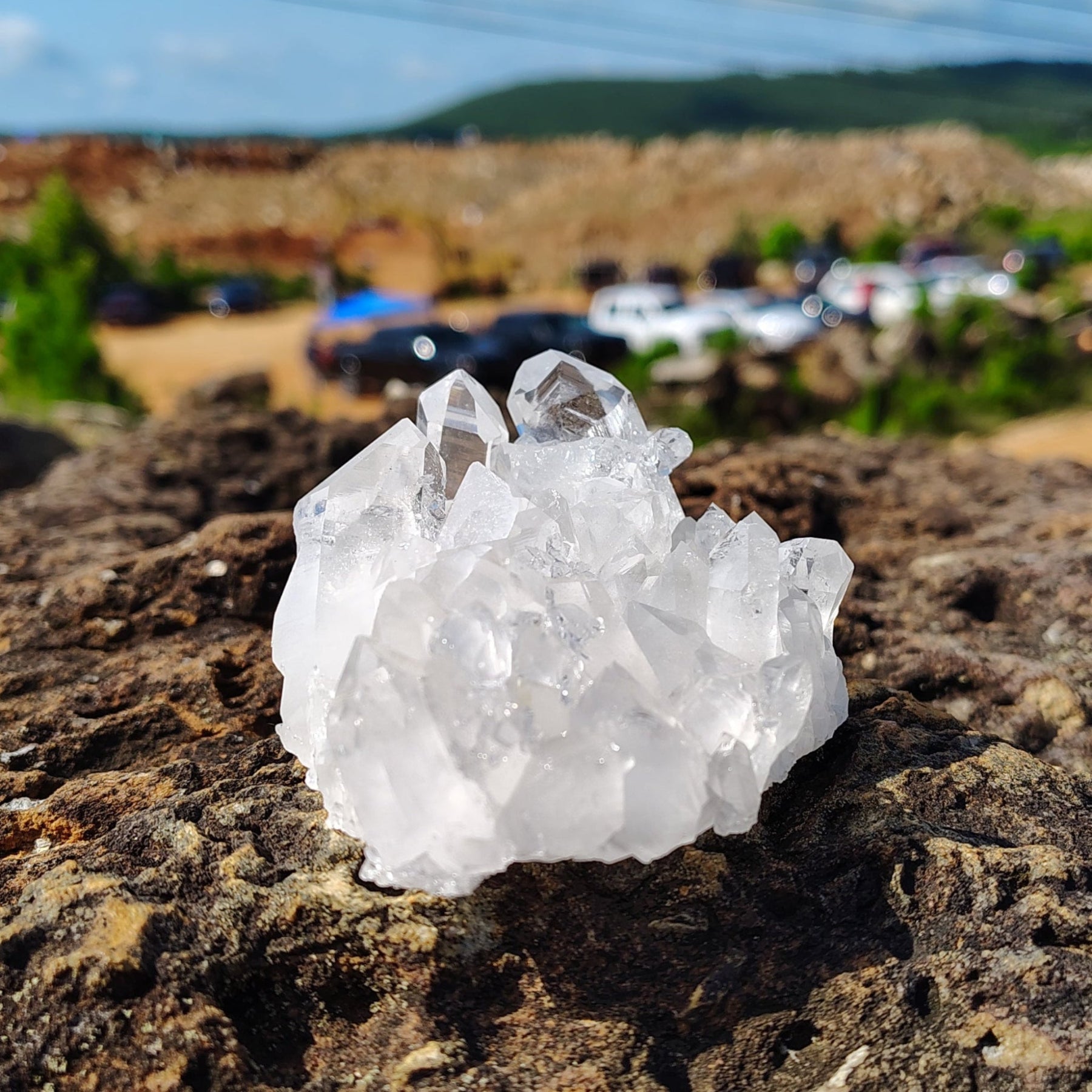 This is the left side of this small quartz cluster