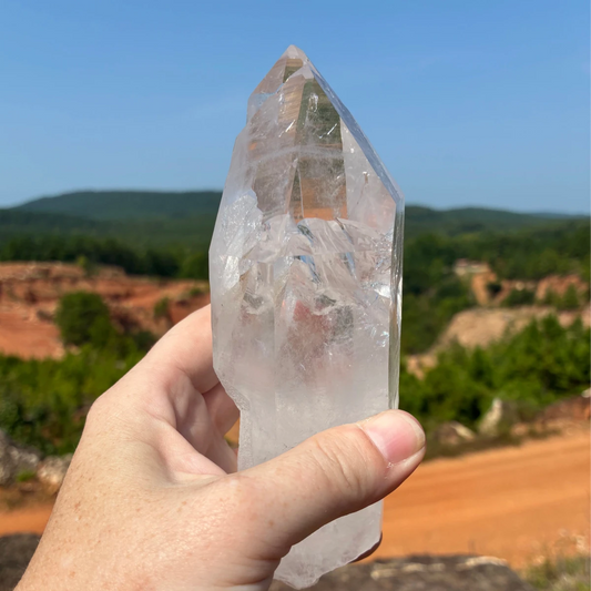 Front view of this quartz crystal point, in the outdoors.