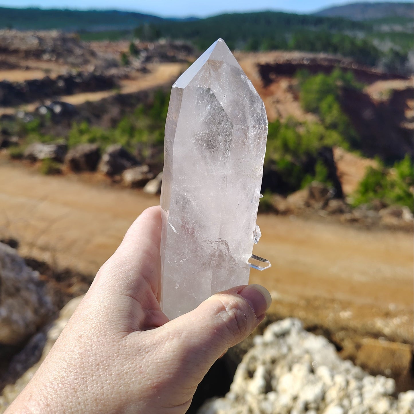 This is the right side of this single Quartz crystal point.
