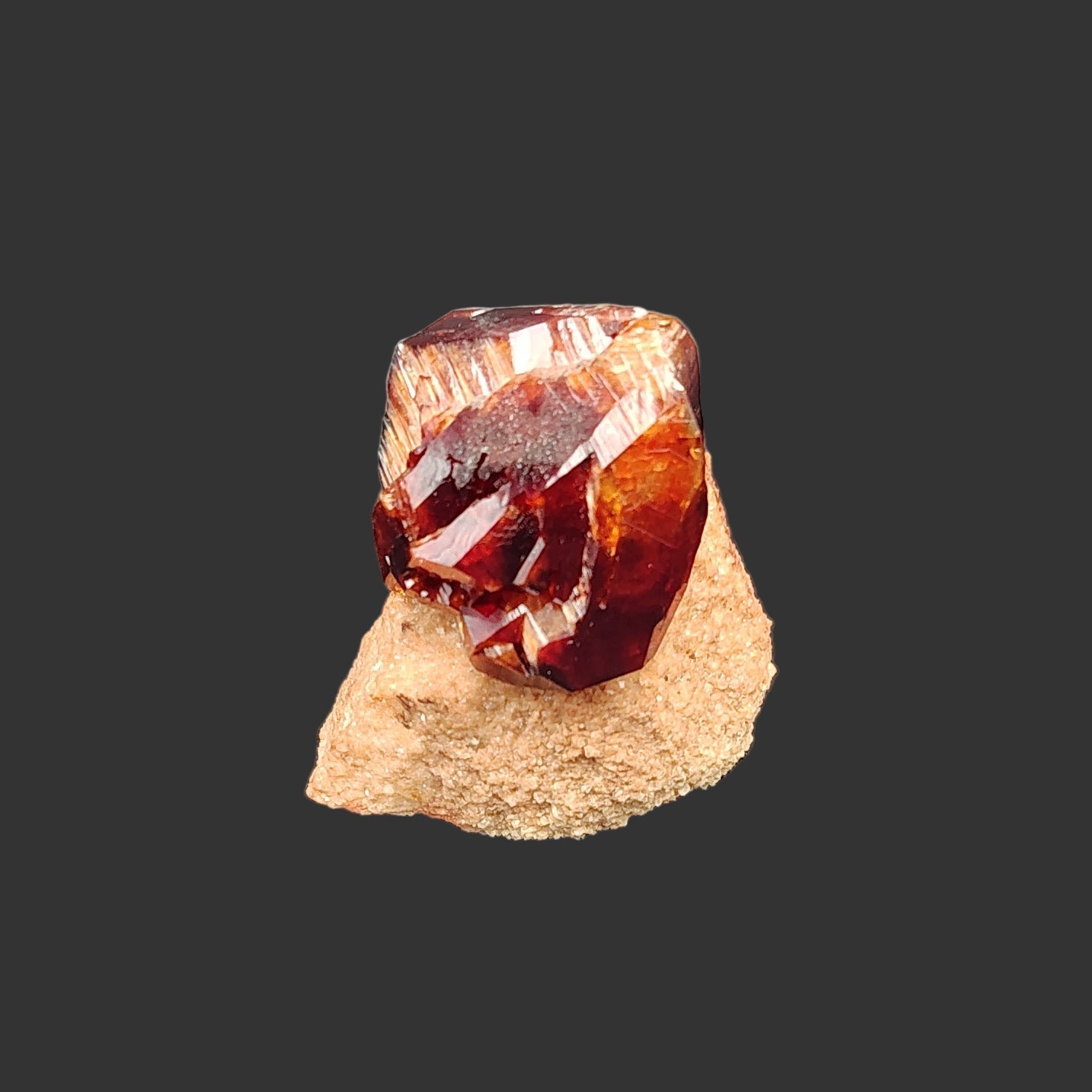 This is the left side of this Arcanite specimen.