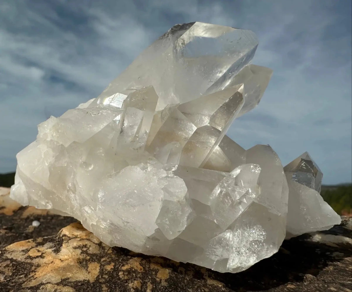 CLose Up of Large Clear Points On A Cluster
