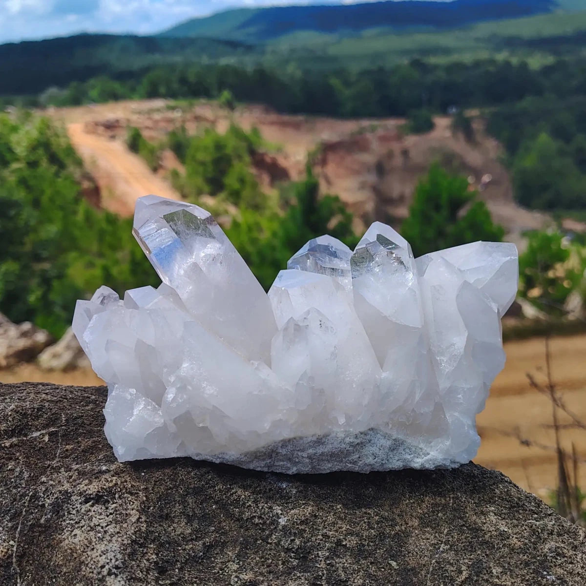 This is the front side of this quartz crystal cluster