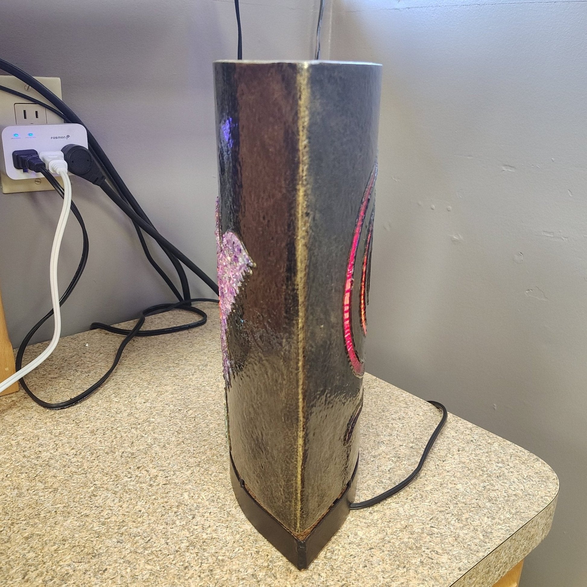 This is the side view of this resin and gemstone hummingbird table lamp