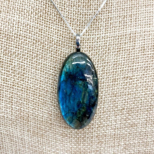 Labradorite Pendant On Chain