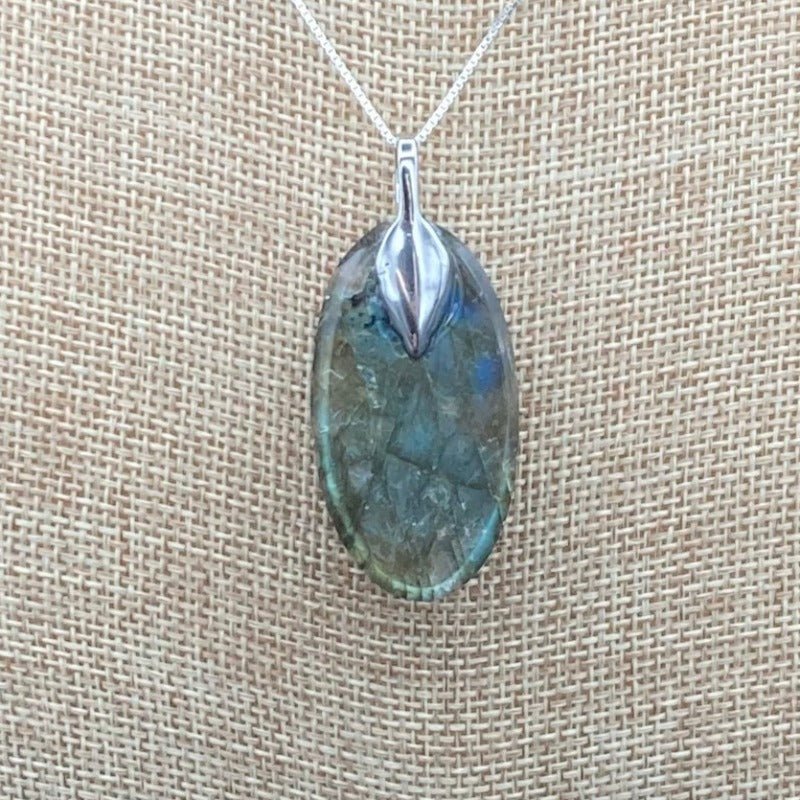 Labradorite Pendant On Chain