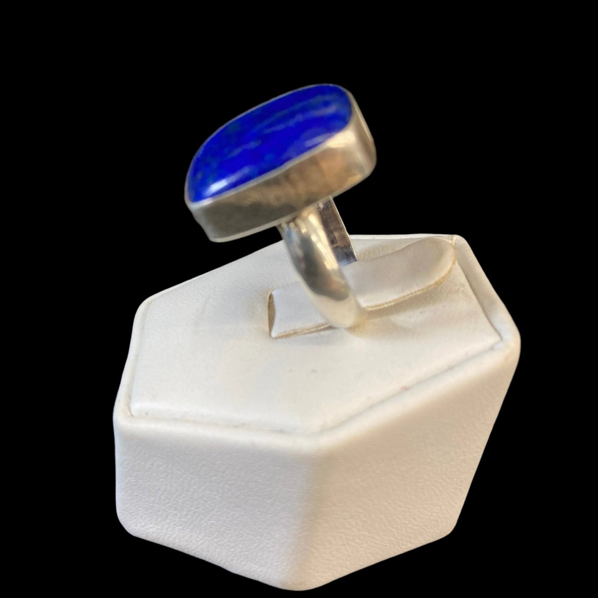 Side profile of Sterling Silver Lapis gemstone ring