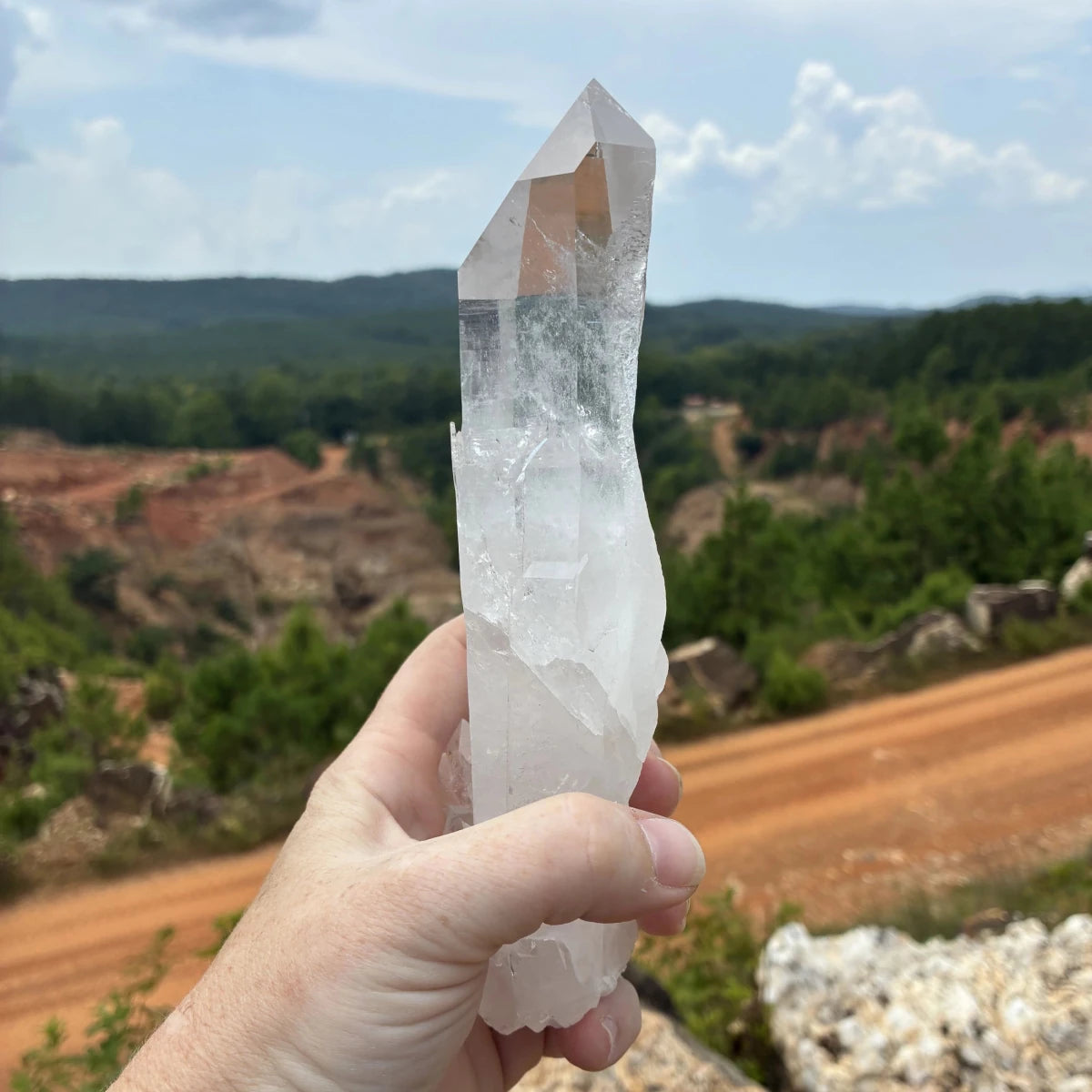 Left side of this crystal point, in the outdoors.