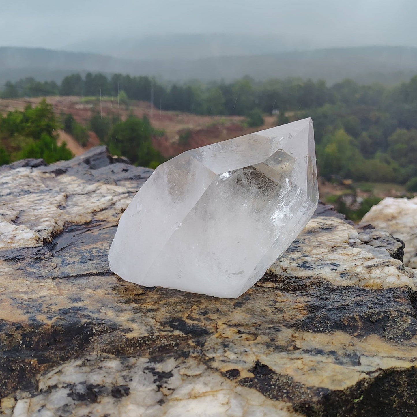 This is the right side of this large quartz crystal point