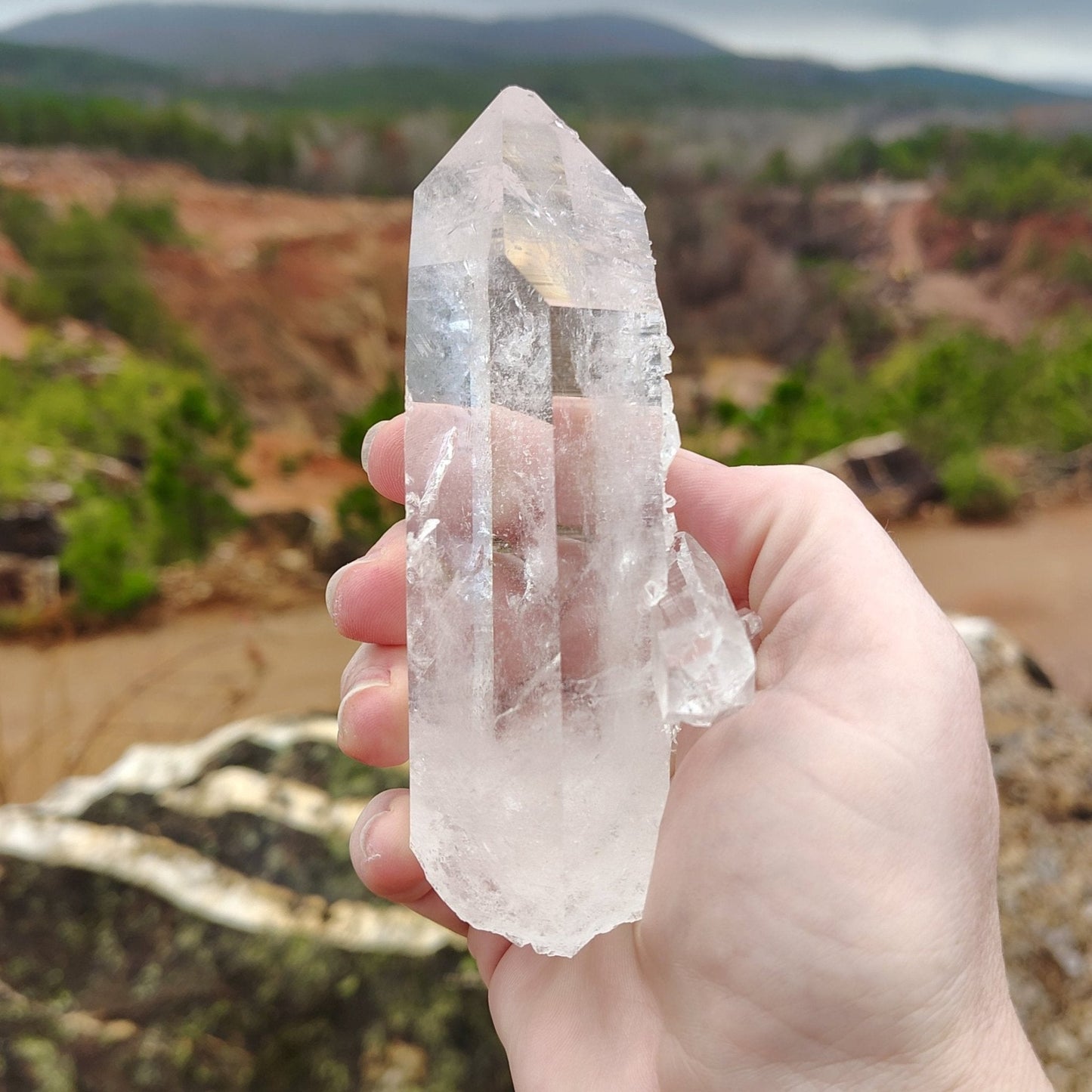 This is the right side of this Quartz crystal point