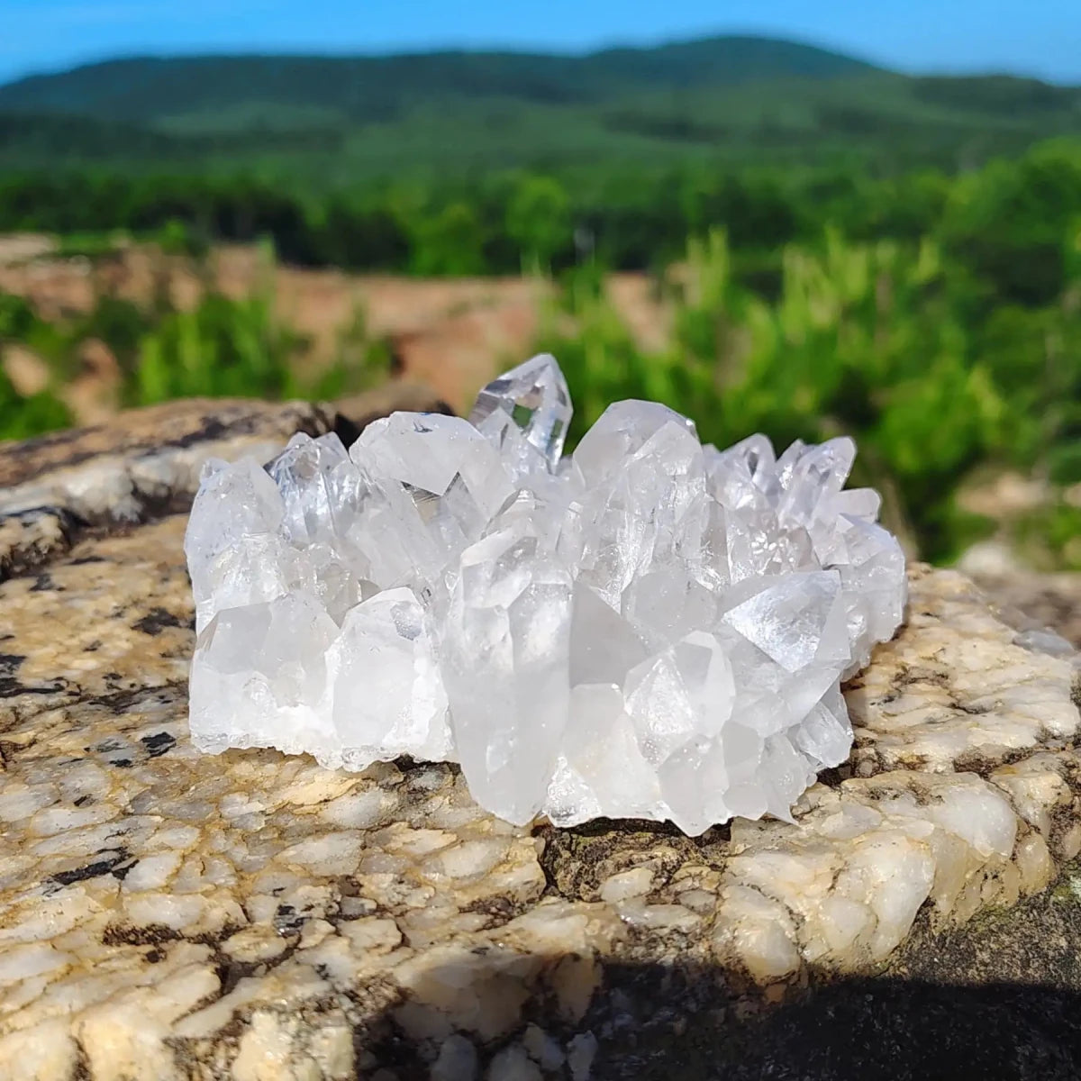 This is the right side of this natural quartz cluster