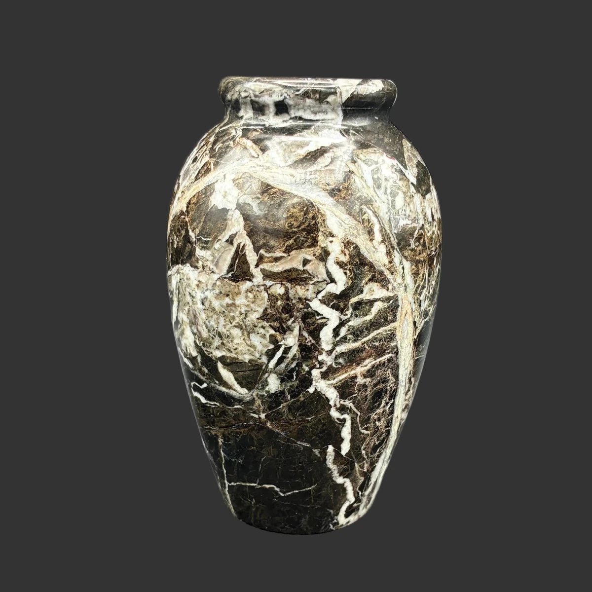 Front view of this black and white onyx vasse.