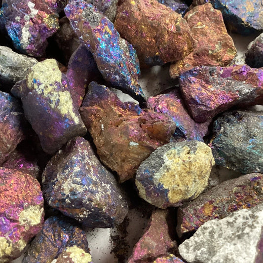 Table filled with peacock ore