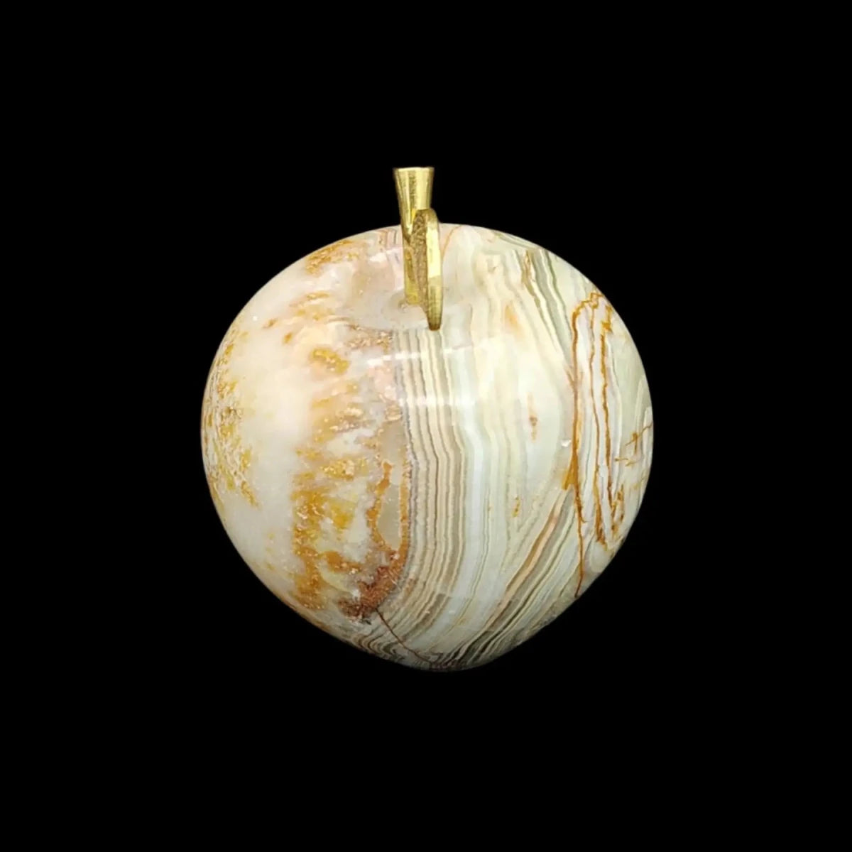 This is the left side of this banded onyx apple