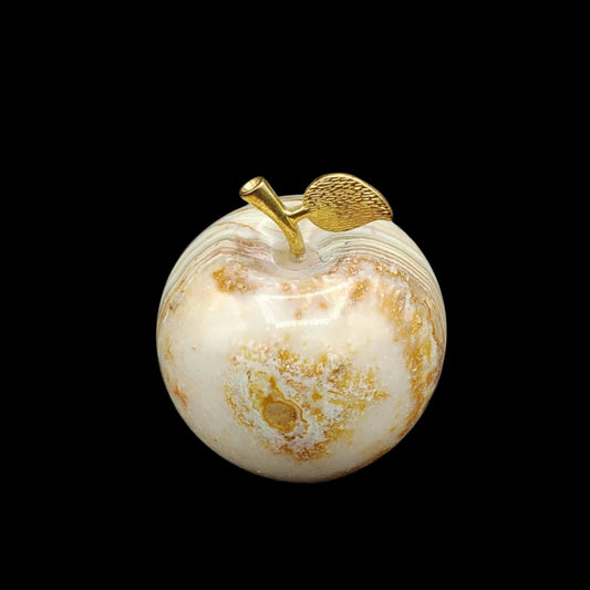 This is the front side of this banded onyx apple