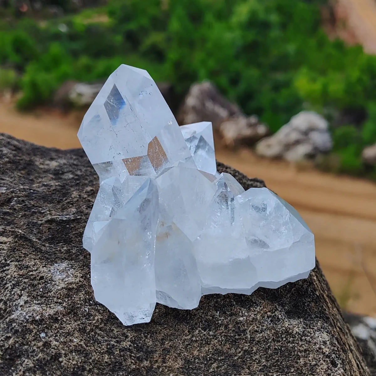 This is the right side of this clear quartz cluster