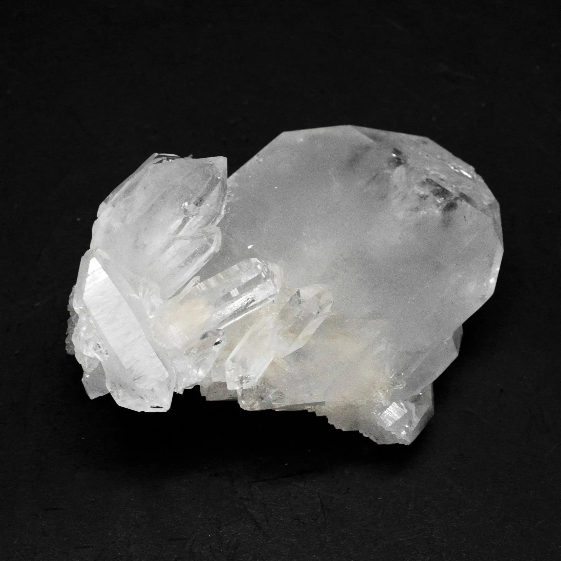 Top View of a Quartz Tabby Cluster