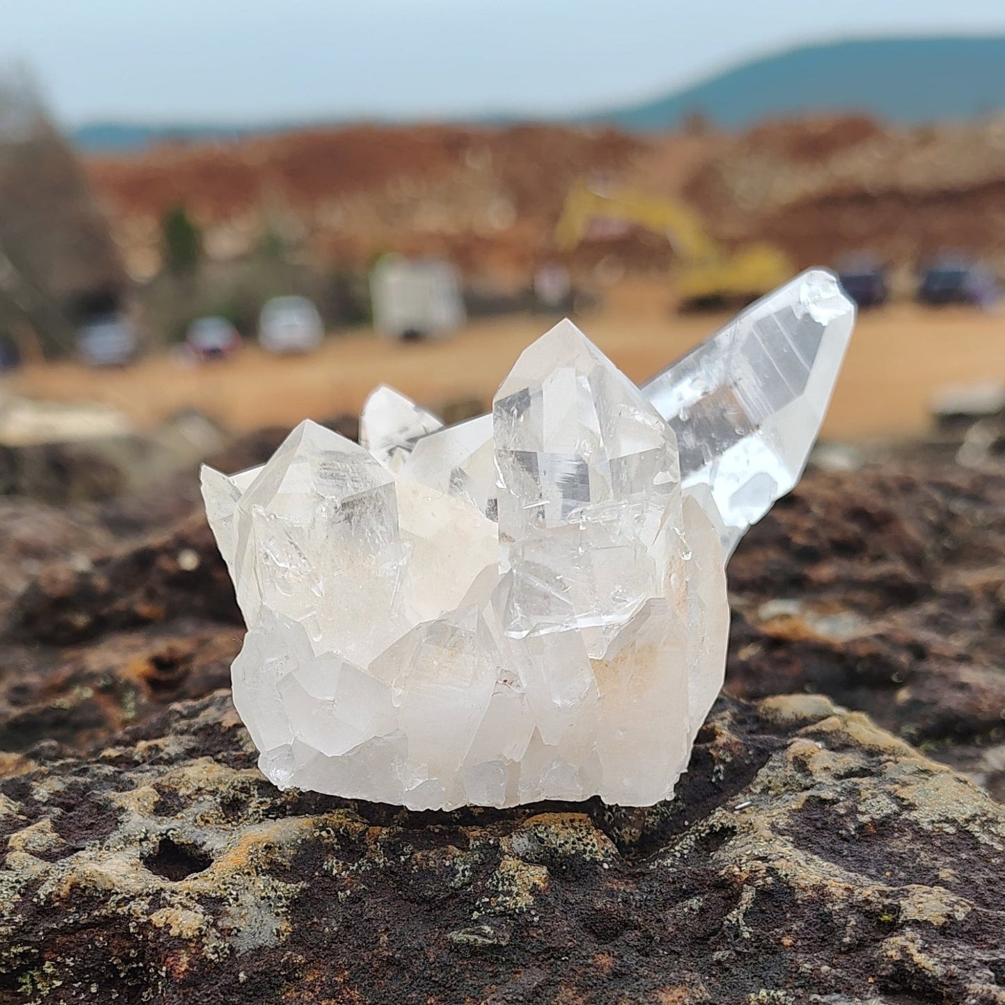 This is the left side of this small raw and clear Quart cluster.