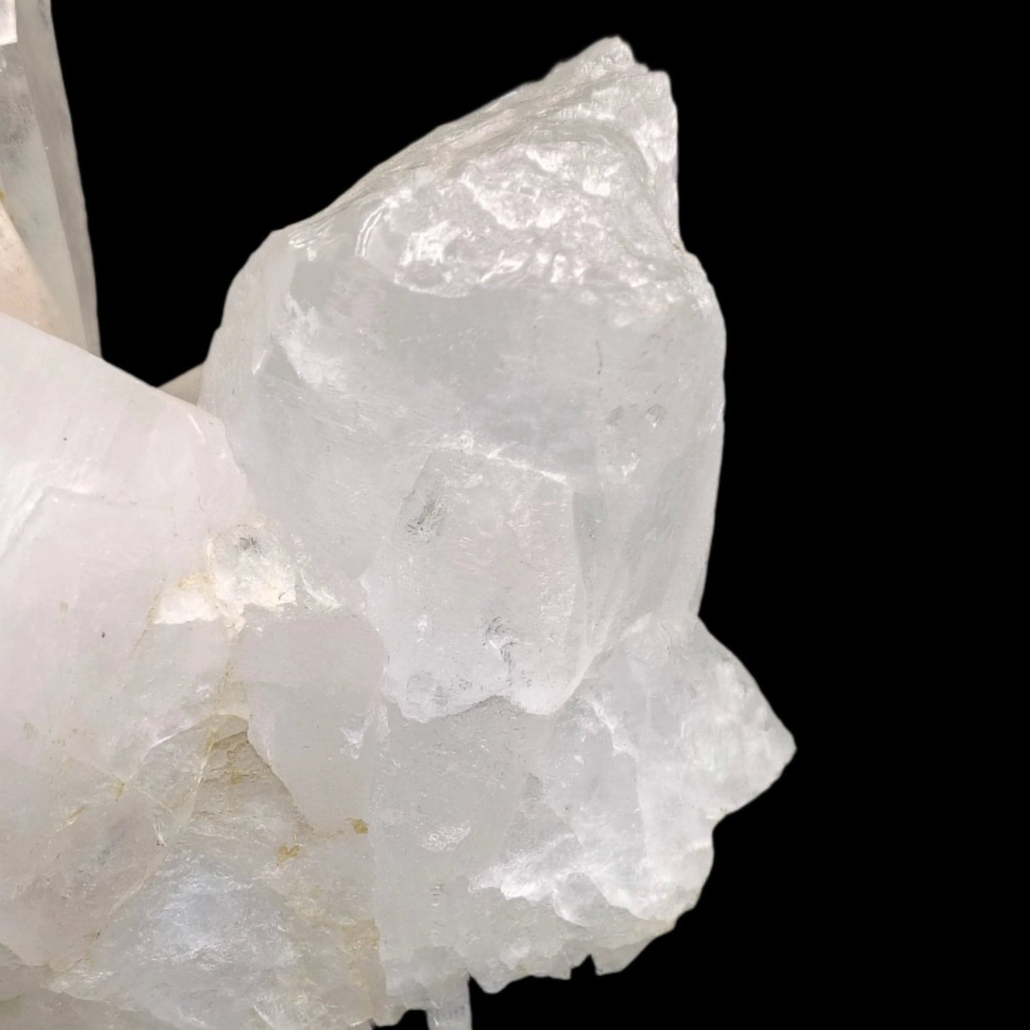 This is a close up of one broken point, Its the point on the far right end of this cluster