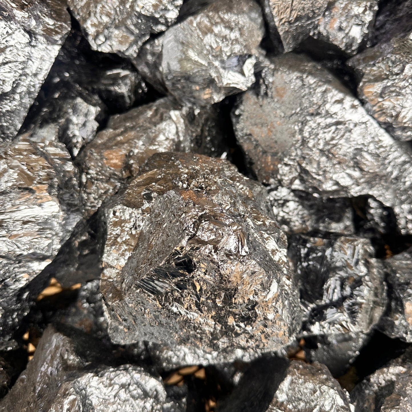 Table Of Silicon Metalloid Chunks
