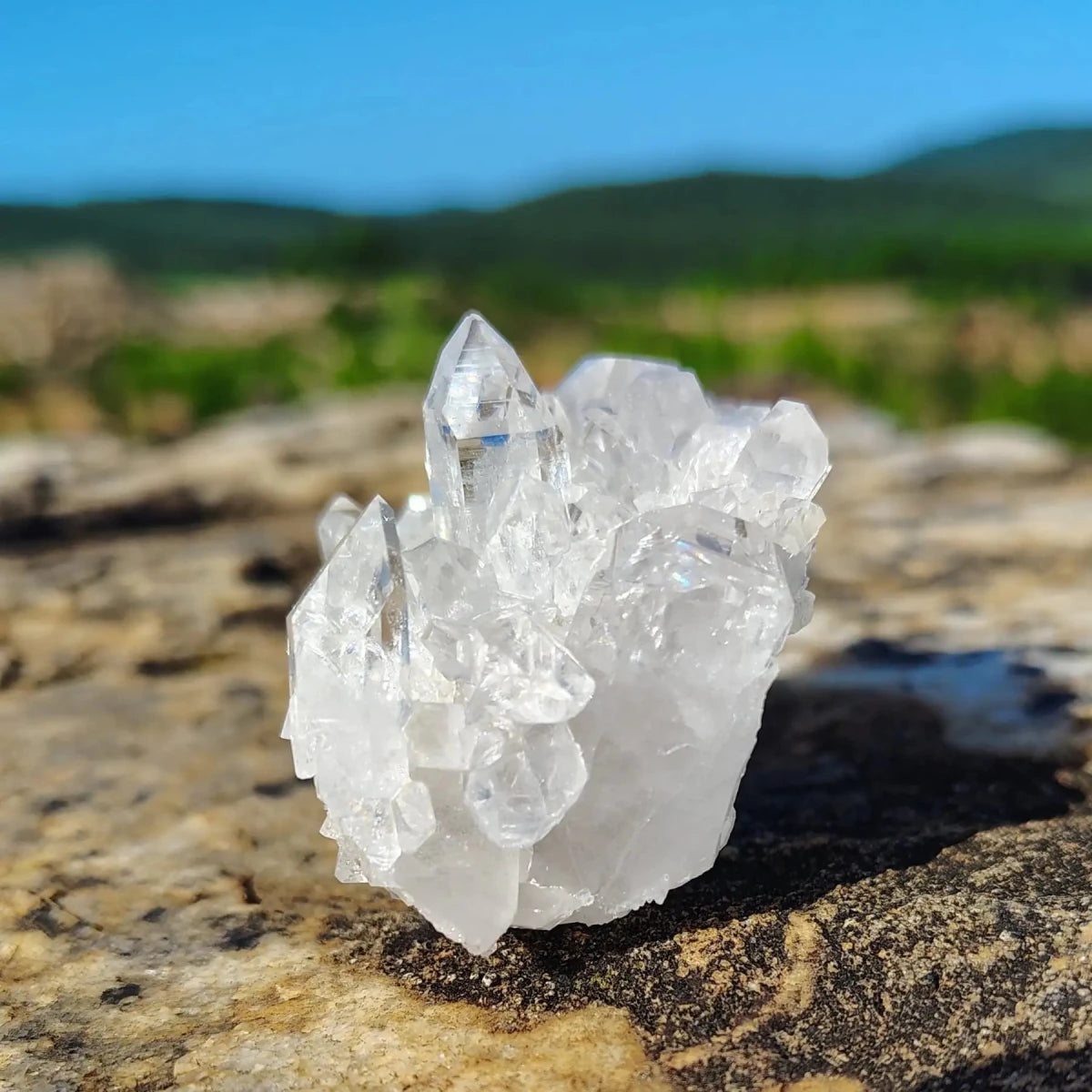 This is the left side of this small quartz cluster