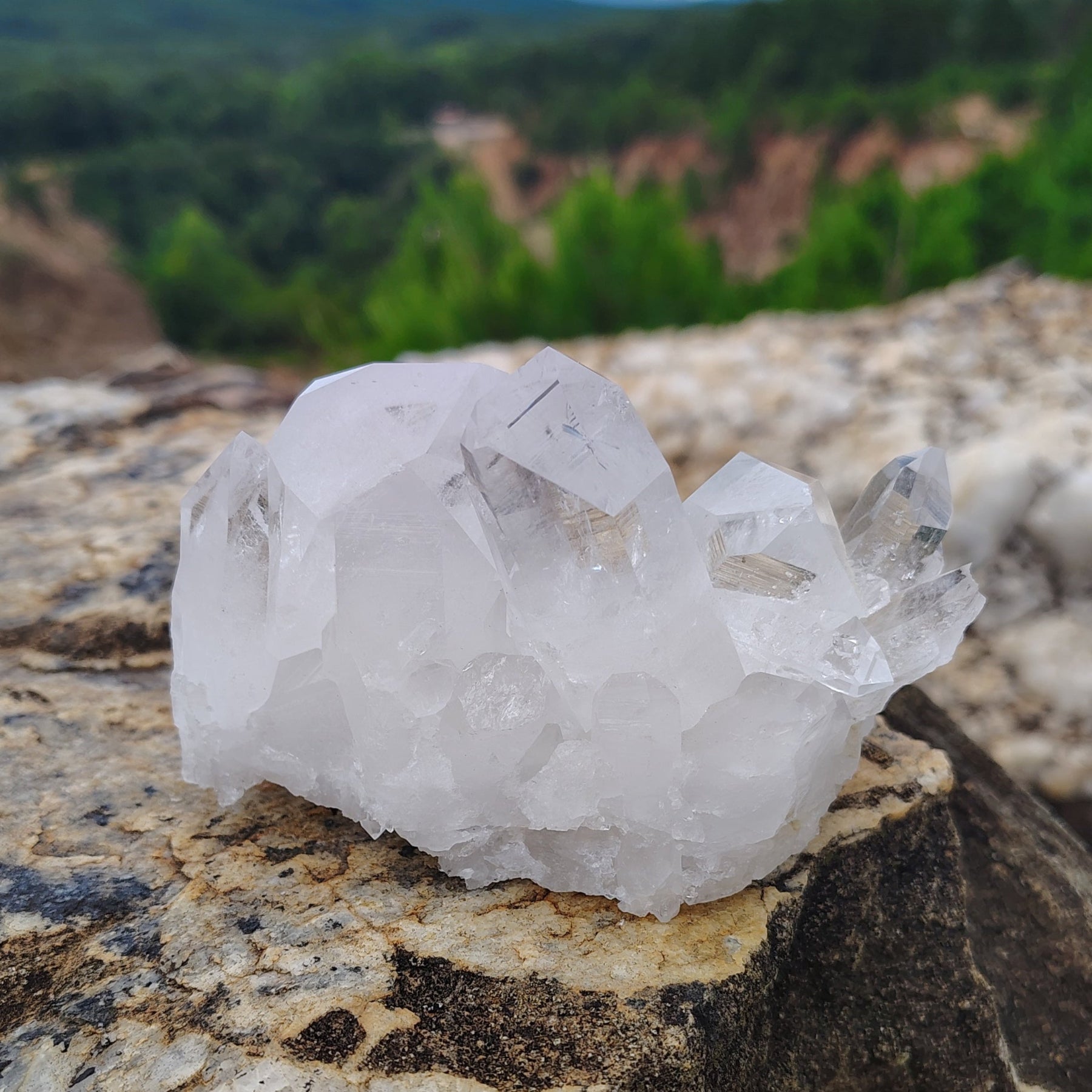 This is the back side of this small quartz 