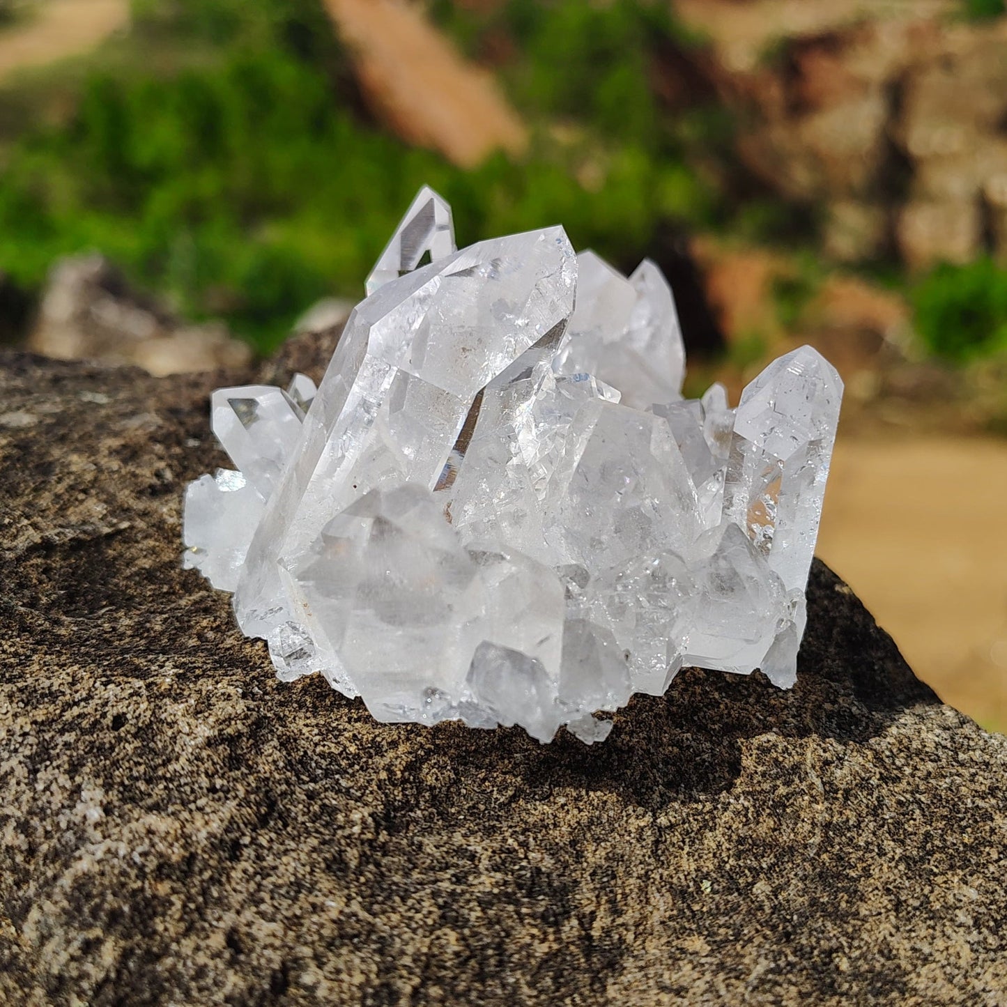 This is the left side of this quartz crystal cluster