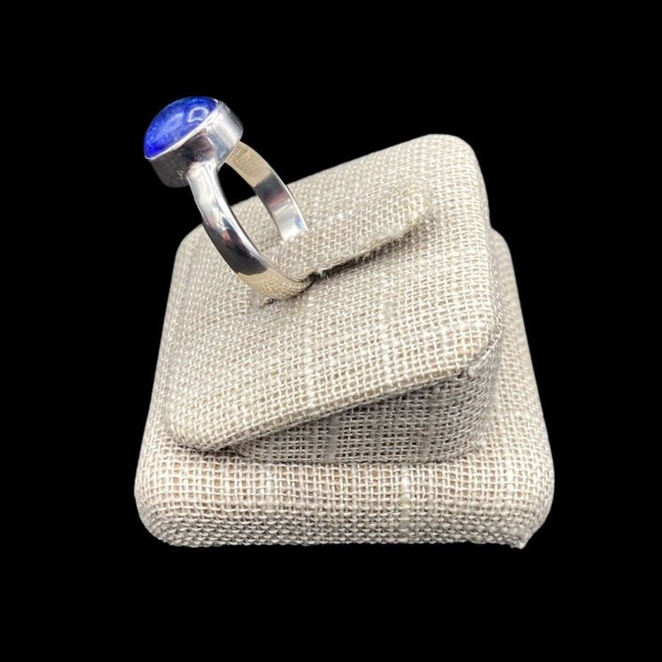 Side View Of Tanzanite Ring