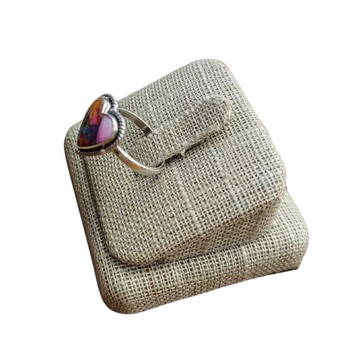 This is the side view of this Oyster Turquoise ring
