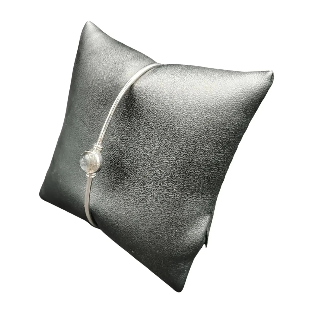 This is the side view of this Labradorite gemstone cuff bracelet