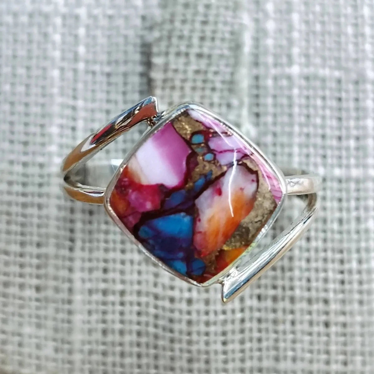 This is a close up of the Oyster Turquoise gemstone