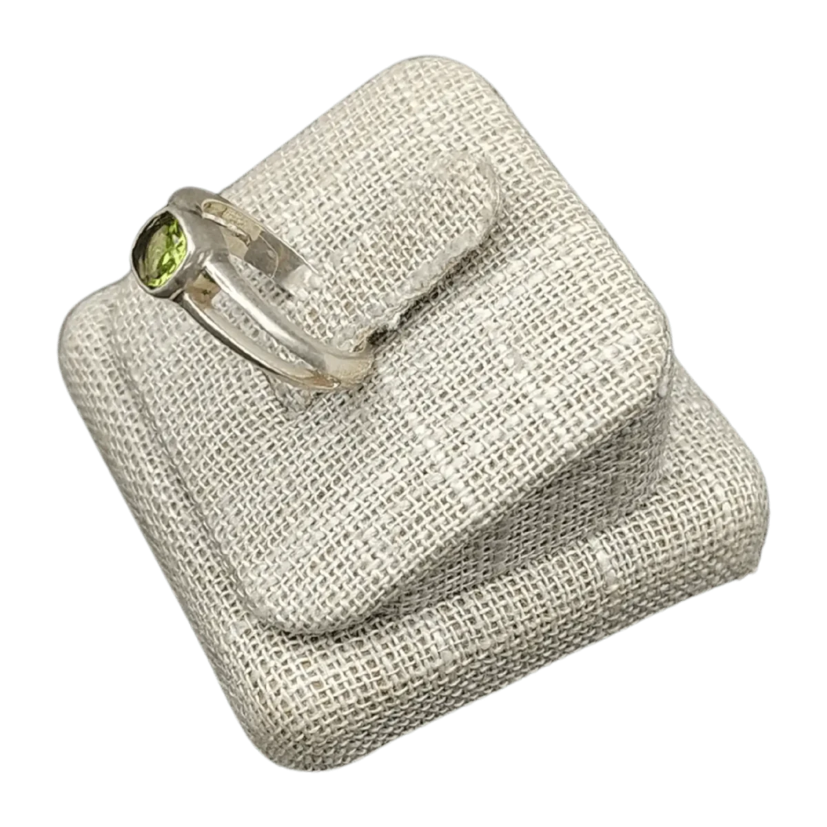 This is the side view of this Sterling Silver and Peridot ring