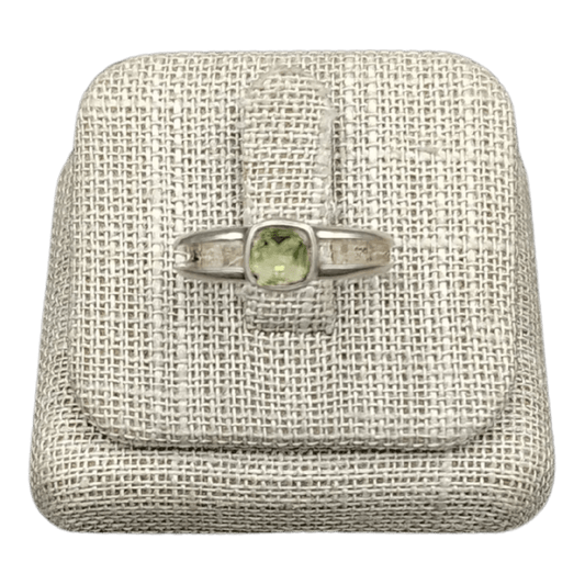 This is the front view of this green Peridot and Sterling Silver ring