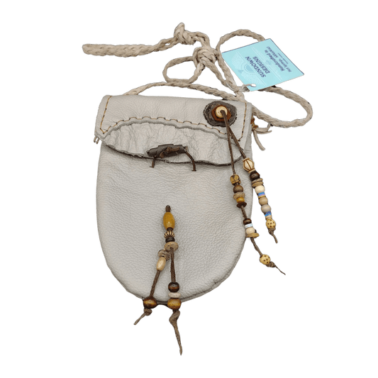 This is the front side of this handmade leather purse