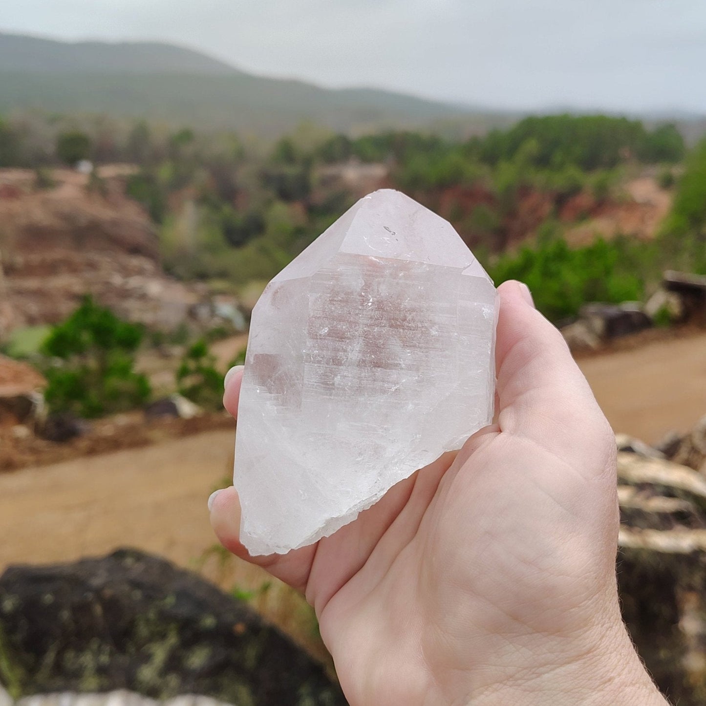 This is the back side view of this quartz crystal single point