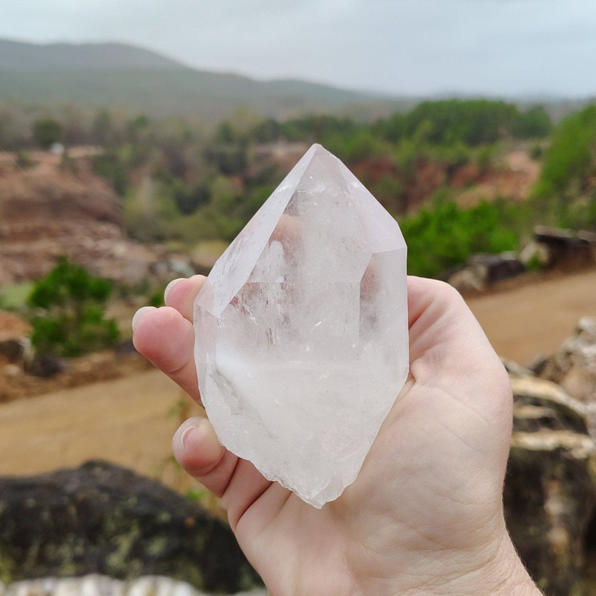 This is the left side view of this Quartz crystal point