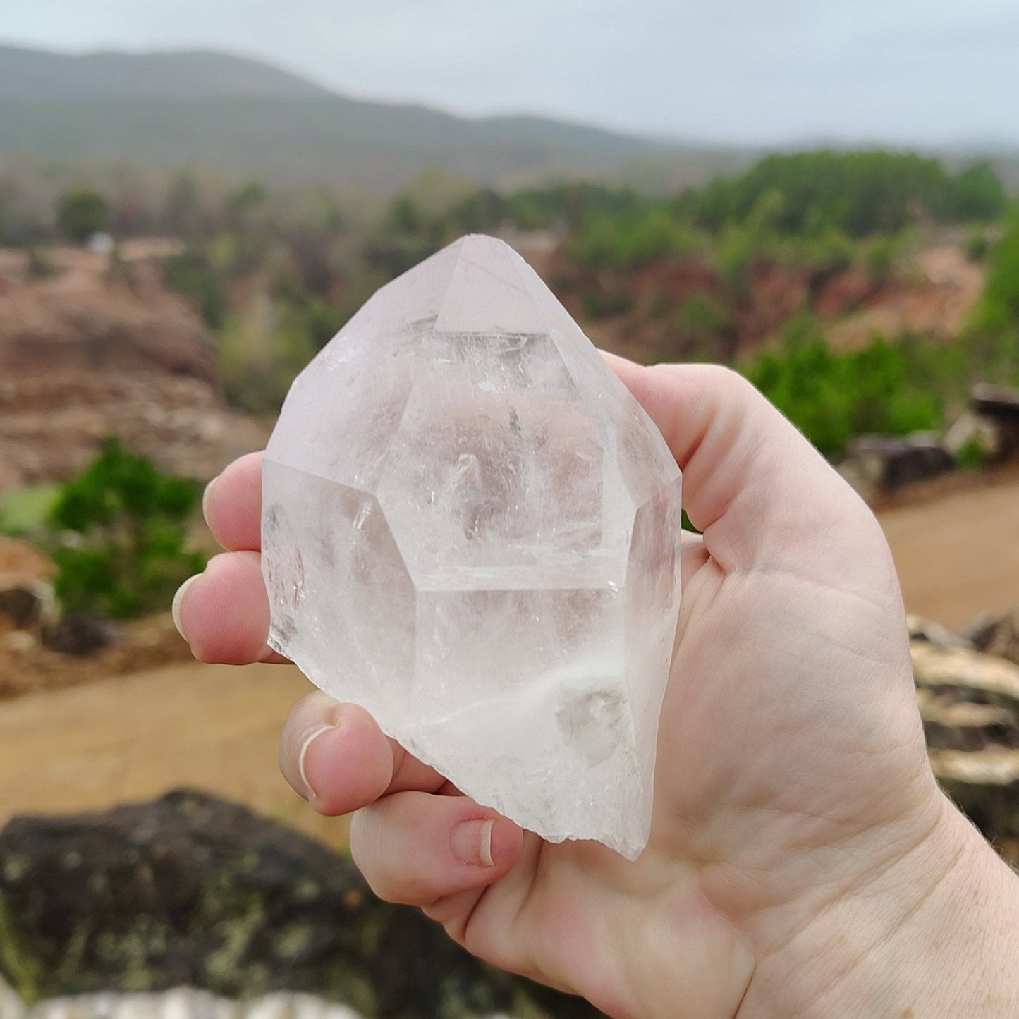 This is the front side of this single Quartz crystal point