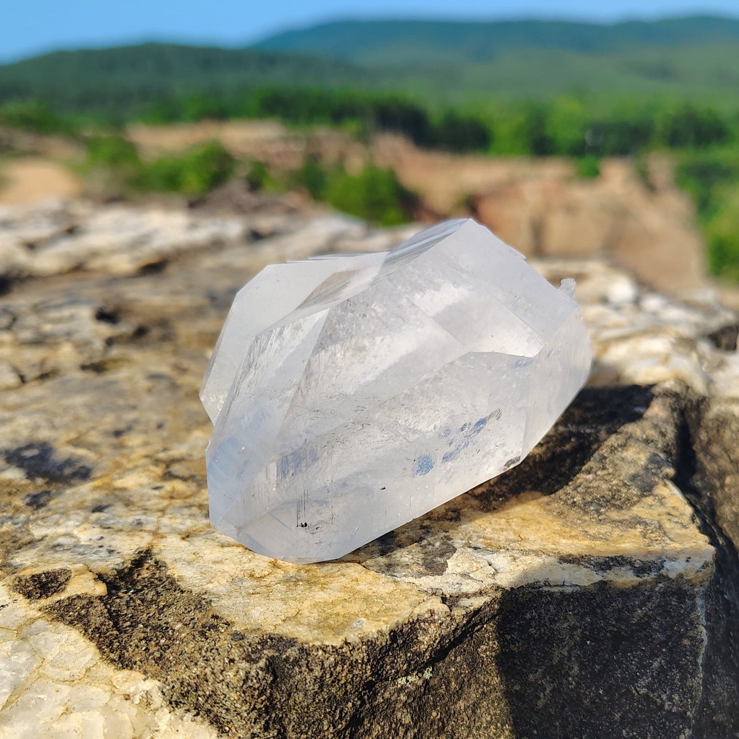 This is the left side of this double terminated cluster