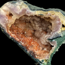 Load image into Gallery viewer, Close Up Of Druzy On Amethyst Heart
