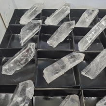 Load image into Gallery viewer, Close up Tray of 24 Crystal Points Water Clear
