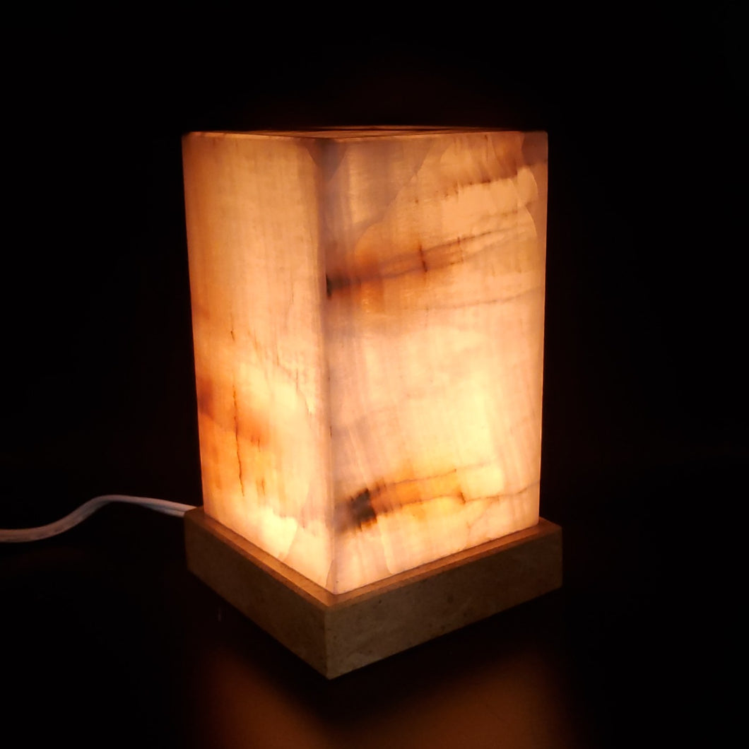lighted 8.25 inch tall onyx lamp