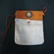 Load image into Gallery viewer, Handmade Leather Purse
