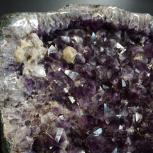 Load image into Gallery viewer, Close Up Polished Edge On Amethyst Druzy Specimen
